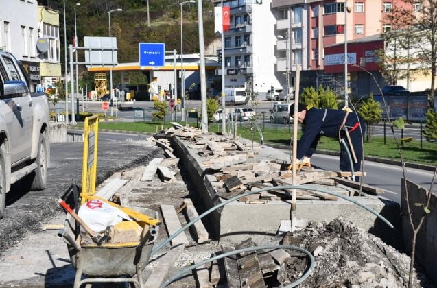 ‘Halka hizmeti herşeyin üstünde tutuyoruz’