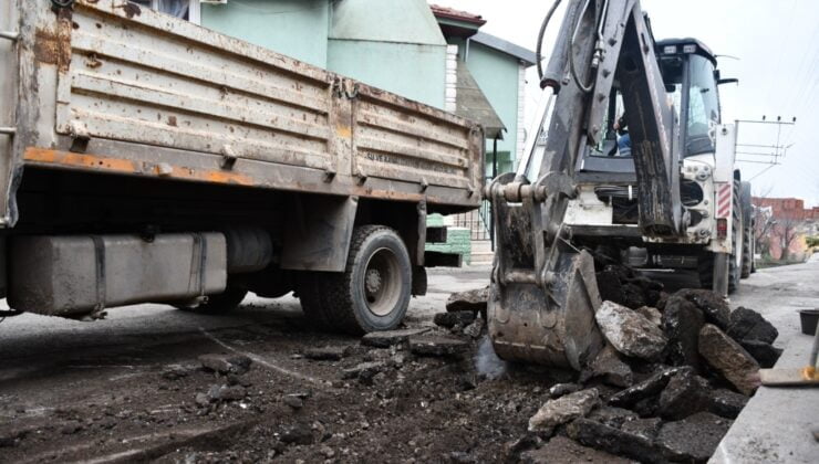 Köseler Mahallesi’nde 2 deponun bağlantı hatları yapılıyor