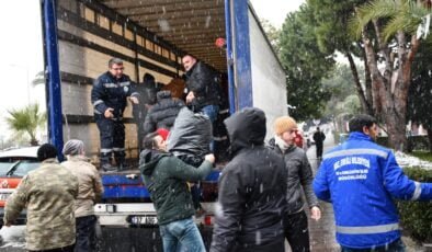 Deprem bölgesine yardım kampanyası sürüyor…