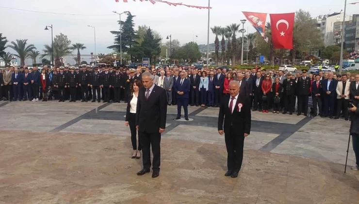 23 Nisan bayramı çelenk koyma töreni ile başladı…