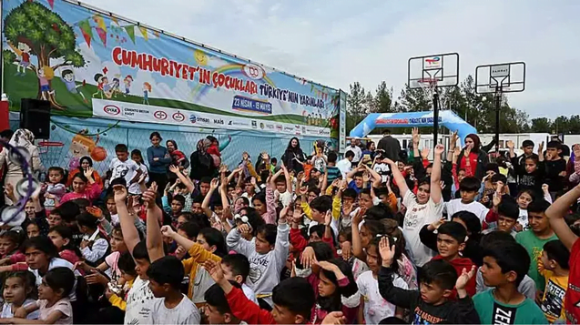 Çocuklar gelenekselleşen tiyatro şenliğinde buluştu…