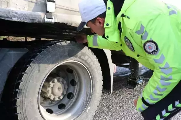 Kış lastiği denetimleri başladı