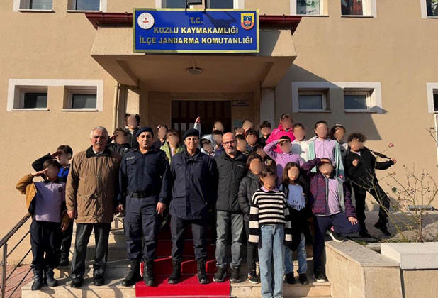 Öğrencilerden Jandarma Komutanlığına ziyaret