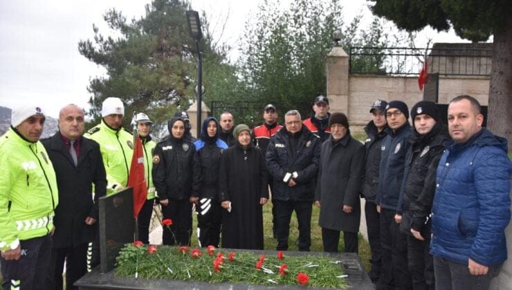 Şehit polis 23. senesinde dualarla anıldı