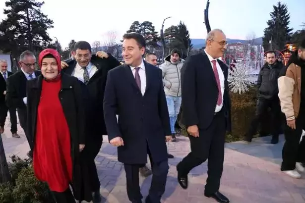 Belediye Başkan Adayını tanıtmaya kente geldi…