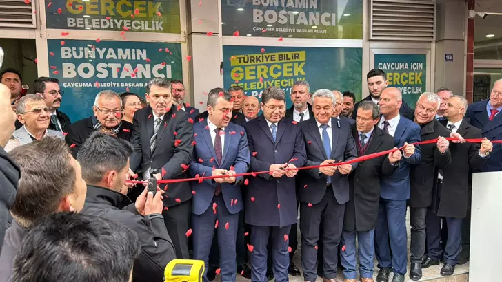 Bakan Tunç AK Parti açılışında…