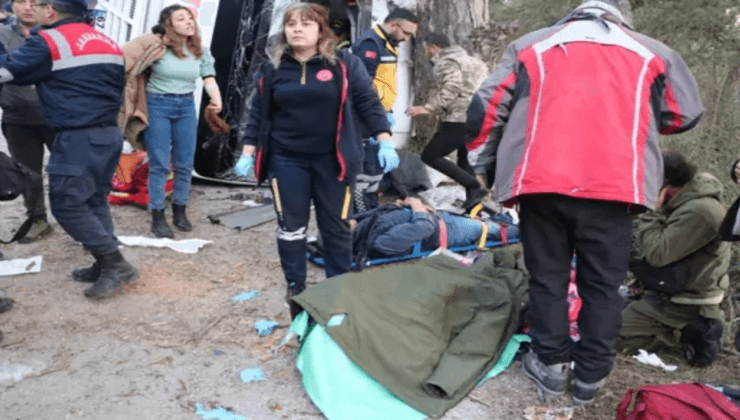 Keskin virajda kontrolü kaybetti…