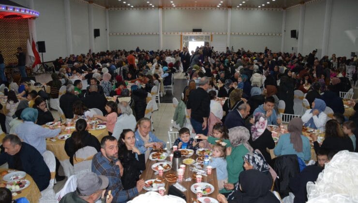 Başkan Demirtaş kahvaltı etkinliğinde halkıyla bir arada