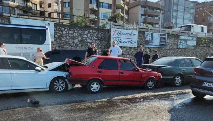 4 araç birbirine girdi… Trafik kilitlendi…