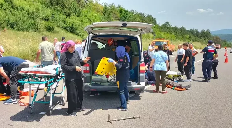 Minibüs takla attı… 1 ölü 1’i çocuk 10 yaralı