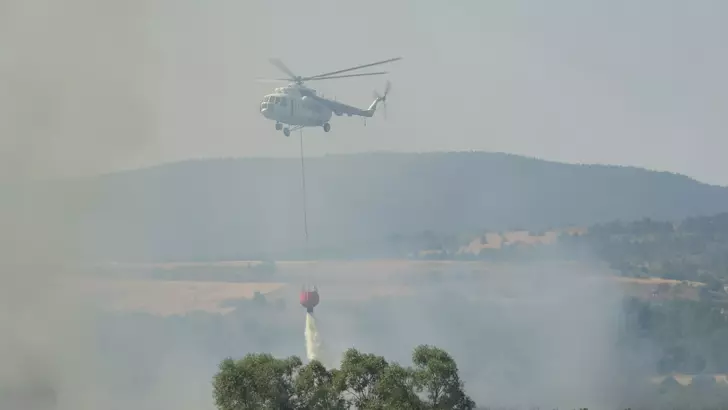 Sazlıkta yangın… Helikopter ile müdahale…