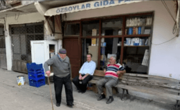 91 yaşında bakkal işletmeye devam ediyor…