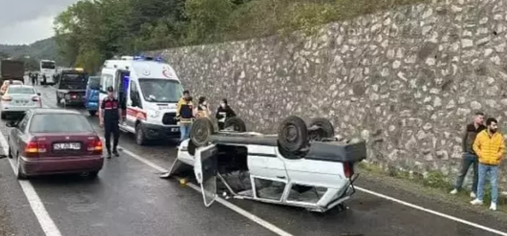 Otobüse çarpıp takla attı… Aile yaralandı çocukları öldü..