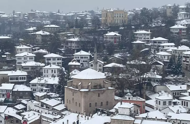 SAFRANBOLU BEYAZA BÜRÜNDÜ…