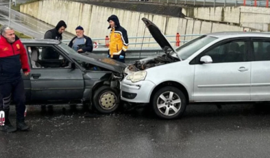 Kaygan yolda kafa kafaya çarpıştılar…