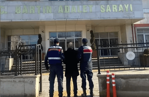 Kesinleşmiş hapis cezasıyla aranan 2 kişi yakalandı…