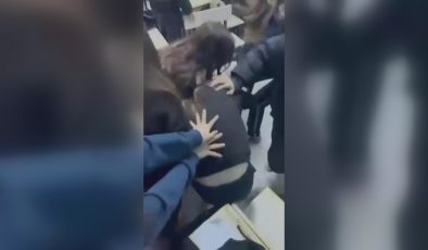 Liselilerin “KORSE” Kavgası… Kameralara yansıdı…