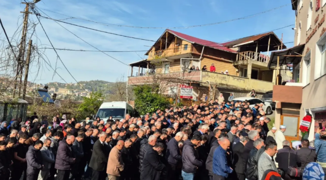 Genç Çağla gözyaşlarıyla son yolculuğuna uğurlandı