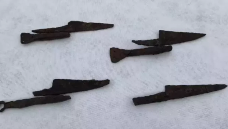 5’inci yüzyıla ait bıçaklar ve kösüre taşı ortaya çıkarıldı