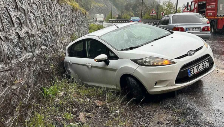 Yoldan çıktı… Su kanalına düştü…