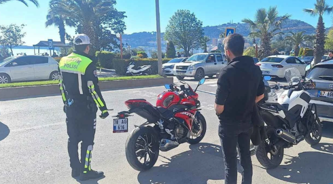 Sahilde motor kazası… Yaralı var…