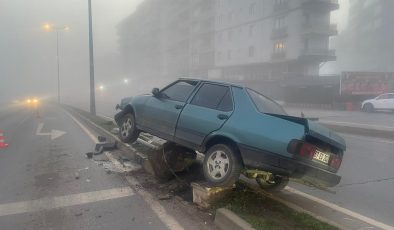Alkollü sürücü refüje çıktı… Yaralılar var…