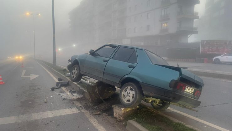 Alkollü sürücü refüje çıktı… Yaralılar var…