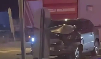 Kozlu’da feci kaza: Otomobil itfaiye aracına çarptı…