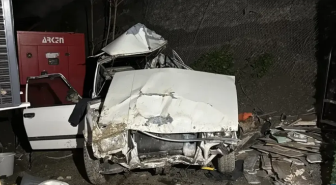 Otomobilden atlayarak kurtuldular…
