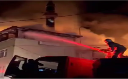 Bartın’da evde çıkan yangın, köy konağı ve camiye sıçradı…