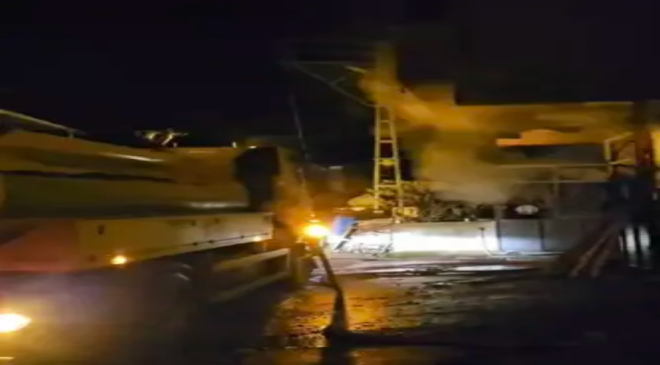 Evde çıkan yangında, yatağa bağlı hastayı komşuları kurtardı…
