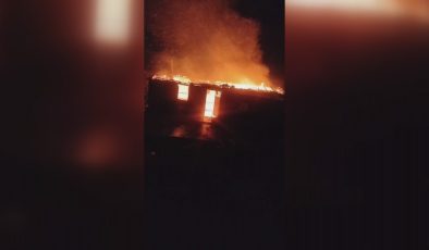 Yaşlı çift gözyaşlarına boğuldu…