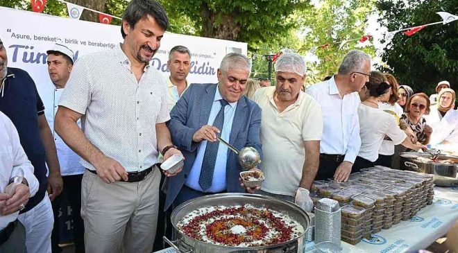 Ereğli belediyesi, binlerce aşure dağıttı…