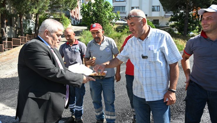 İşçilere tatlı ve meşrubat ikramında bulunuldu