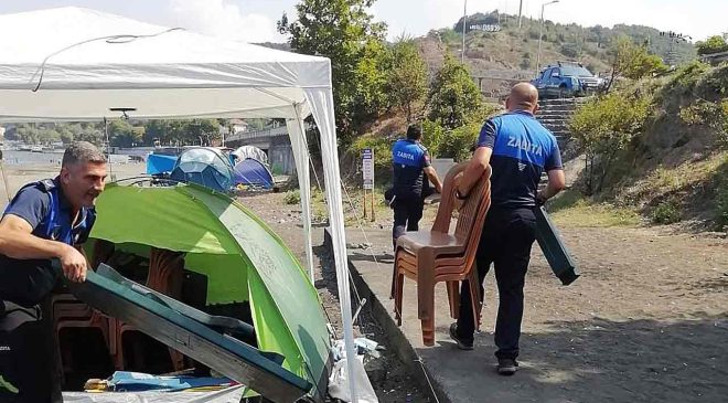 Merve Altı Plajı’nda çadır ve baraka işgalleri kaldırıldı