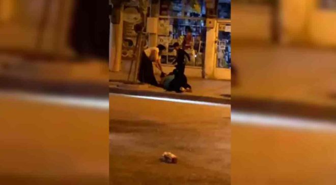 İki kadının sopalı kavgası kamerada…