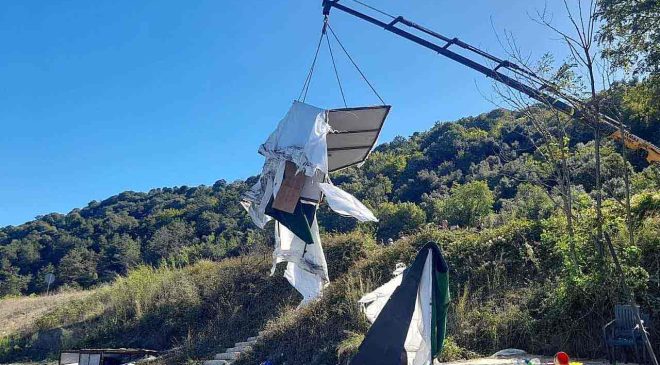 Merve Altı Plajı’nda çadır ve baraka işgalleri kaldırıldı…