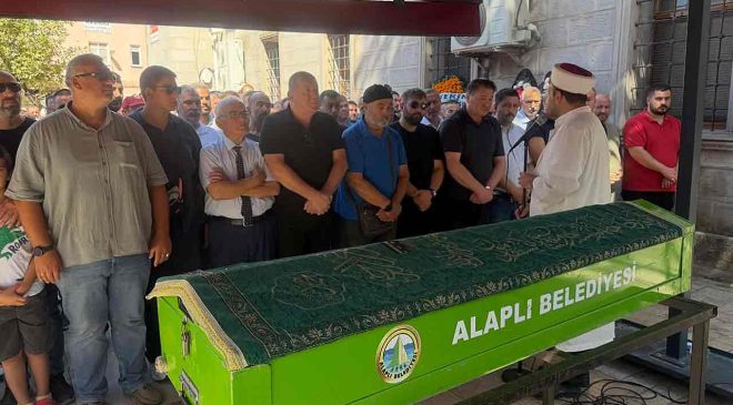 Alaplı yardım gönüllüsü Tıncay Çil’e ağlıyor…
